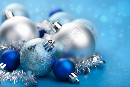 蓝色圣诞节球 传统 闪亮的 季节 火花 假期 粉色的图片