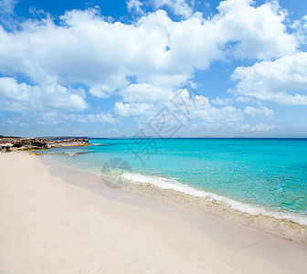 白沙滩 美丽 湿的 天空 夏天 蓝色的 西班牙 岛 福门特拉岛图片