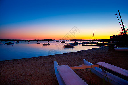 明日日日落在和平之地 海岸 湖 地标 巴利阿里 福门特拉岛图片