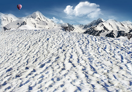 山地风雪和雪雪图片