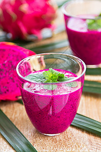 火龙果果汁龙果冰 液体 热带 薄荷 排毒 食物 维他命 粉色的 喝 果汁背景