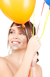 带着气球的快乐少女 轻松 微笑 甜的 美丽的图片