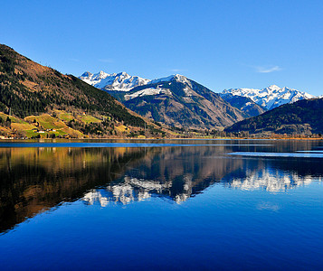 蓝山湖风景与山区反山面景观图片