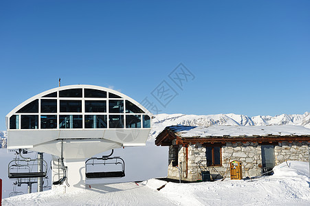 滑雪运输站 电缆 户外 山脉 场景 椅子 蓝色的 冬天图片