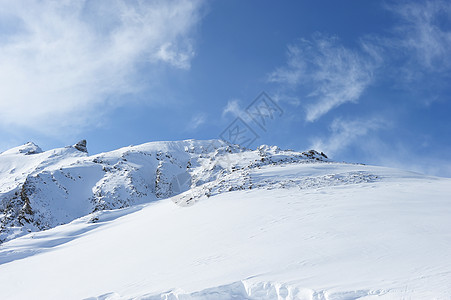 冬季山地降雪 高山 冰 寒冷的 假期 首脑 高的图片