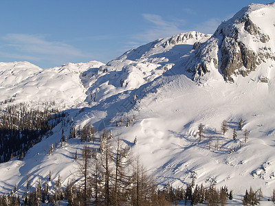 雪雪覆盖山岳 环境 暴风雪 冬天 阳光 寒冷的 欧洲图片