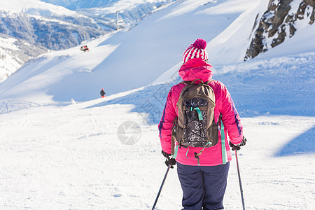 奥地利滑雪度假胜地 冬天 假期 女孩 欧洲 爬坡道 旅行图片