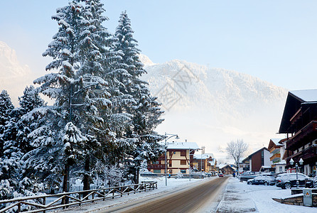 滑雪度假胜地 国家 欧洲 高山 季节 建筑 假期图片