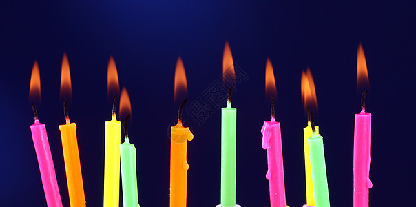 生日蜡烛 喜庆的 烧伤 庆祝 发光的 惊喜 生活图片