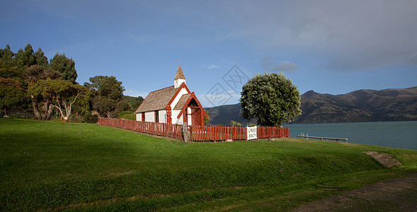 在Akaroa NZ的阳光明媚的日子图片