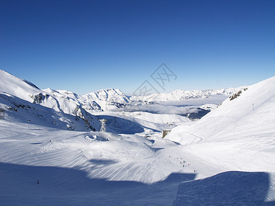雪花覆盖的穆纳廷 天空 寒冷的 清除 风景 山图片