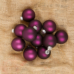 紫色圣诞球孤立 圣诞节 紫色的 假期 喜庆的 季节 树 传统图片