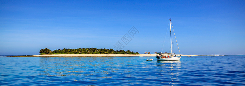 船只和美丽的斐济环礁岛 白海滩 宁静 旅行 泰国图片