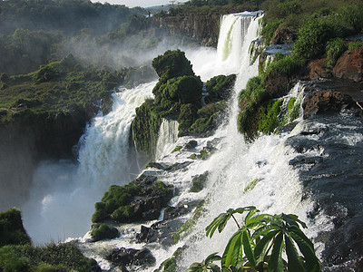 瀑布 洪水 天 阿根廷 自然 巴西 树木 彩虹 河背景图片