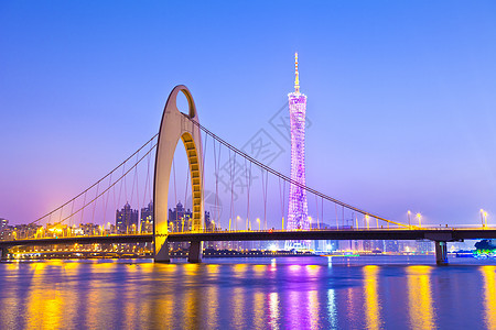 广州桥 晚上在中国 城市 假期 游客 场景 蓝色的 高的图片