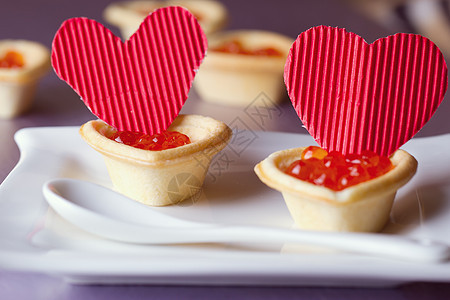 带有红鱼子酱的Tartlets 橙子 奢华图片