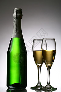 香槟酒 浪漫 水果 葡萄 红酒杯 气泡 庆祝 奢华 餐厅图片