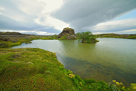 Myvatn 密尔文 蓝色的 岩石 天空 喷气孔 蒸汽图片