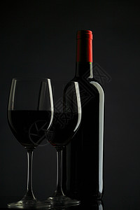 红酒玻璃双周黑背景 侍酒师 酒吧 庆典 葡萄酒 红酒杯 奢华图片
