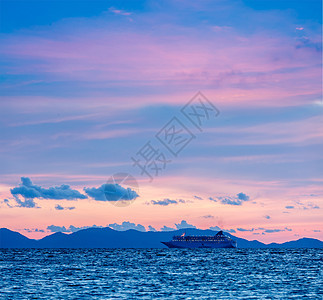 海日夕阳 有红船图片