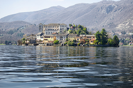 意大利奥尔塔湖上圣朱利奥岛的景象 建筑学 历史性图片