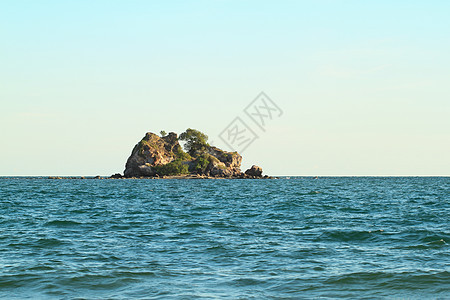 热带岛屿 自然 海景 海浪 阳光 地平线 绿松石图片
