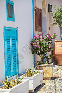 希腊圣托里尼首府Fira用古老传统房屋修筑道路的美丽石头图片