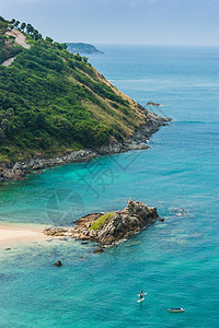 普吉附近海洋中的小岛屿 海湾 棕榈树 泰国 植物 场景图片