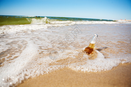 海里的啤酒 海中的啤酒 酒精 夏天 生活 液体图片