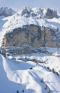 意大利萨尔瓦迪瓦尔花园滑雪度假胜地 山 白云石图片