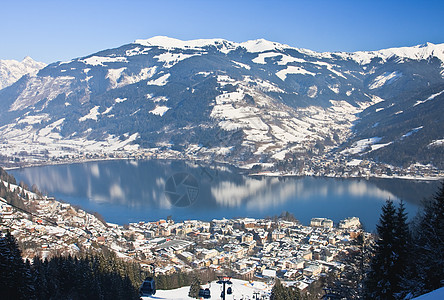 滑雪度假胜地Zell am 旅游 寒意 阳光图片