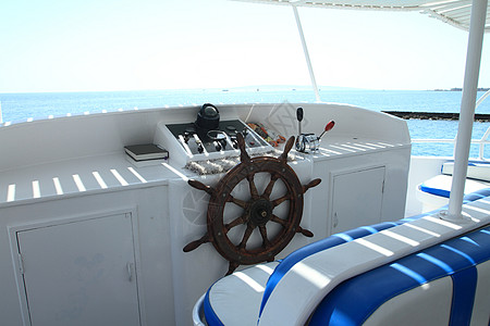 仪器面板和方向盘 乐器 海上 座舱 巡航 血管 娱乐图片