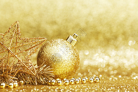 金金色圣诞节装饰 玩具 冷杉 白色的 电灯泡 星星背景图片