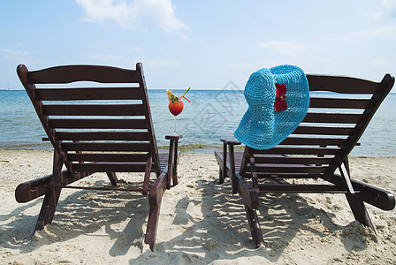 在沙滩上放松 自然 食物 海洋 餐厅 椅子图片
