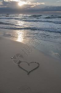 海滩的心脏图片