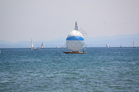 湖湖 海 海景 投标 夏天 船运 船 桅杆 游艇 装帧图片