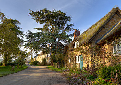 漂亮的Cotswold村 希科特 庄园 希德科特巴特里姆图片