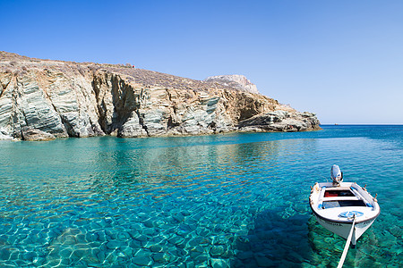 水晶蓝爱琴海的小船图片