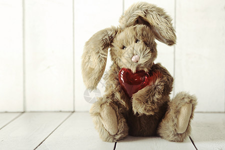 泰迪熊兔子与情人节或周年爱主题 苦恼 心 手工制作图片