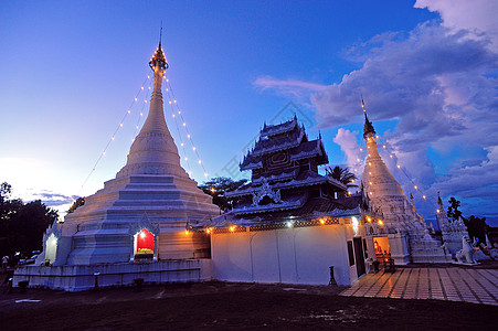 泰国夜丰颂 旅行 反射 祈祷 寺庙 场景 建筑 假期 佛图片