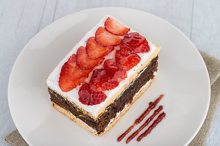 巧克力草莓蛋糕 甜的 烤的 桌子 奶油 浆果 糖图片