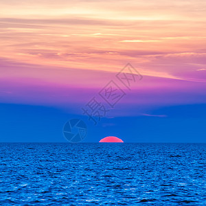 海中日落 多色曲线 夏威夷 宁静 自然 放松 水背景图片