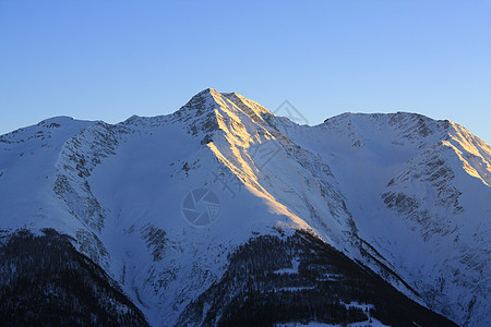冬天 瑞士 旅游 高山滑雪 爬坡道 岩石 霜 山脉图片