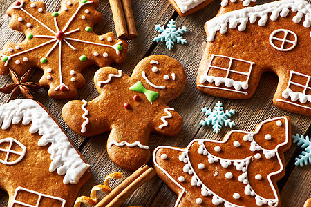 圣诞节自制的姜饼饼干 蛋糕 星星 木制的 男人 假期图片