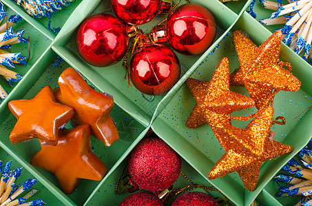 圣诞节装饰品 松树 球 闪亮的 树 喜庆的 传统图片