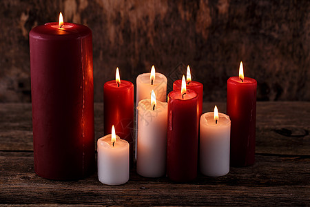 美丽的蜡烛 新年 仪式 教会 烛光 强光 火焰 火 装饰风格图片