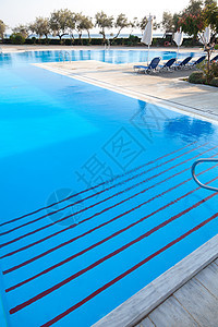 游泳池 酒店 夏天 波纹 海洋 太阳 季节图片