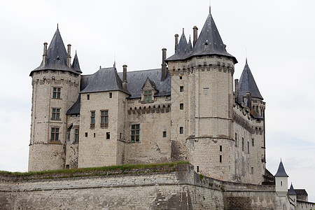法国卢瓦尔谷的索穆尔城堡 葡萄栽培 纪念碑 拉 河图片