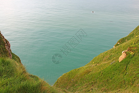 塔塔 悬崖 卵石 岩石 海 海岸 潮汐 全景 村庄 浪潮图片