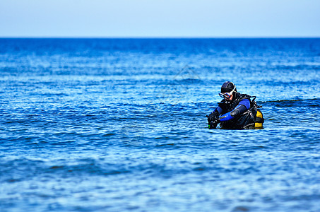 Scuba 潜水 冒险 湿的 男人 脚蹼 水上运动 呼吸图片